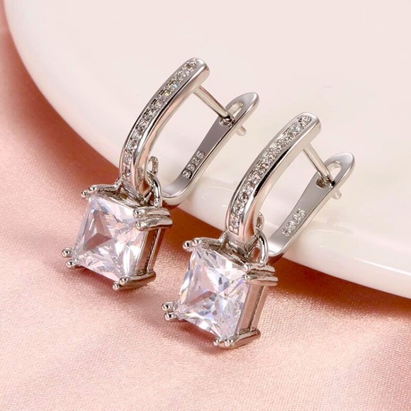 Jewelry - 🌟 Big Crystal Sterling Silver Earrings